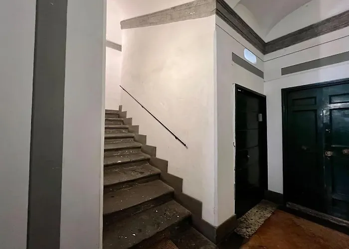 Renaissance Square, Bright Apartment